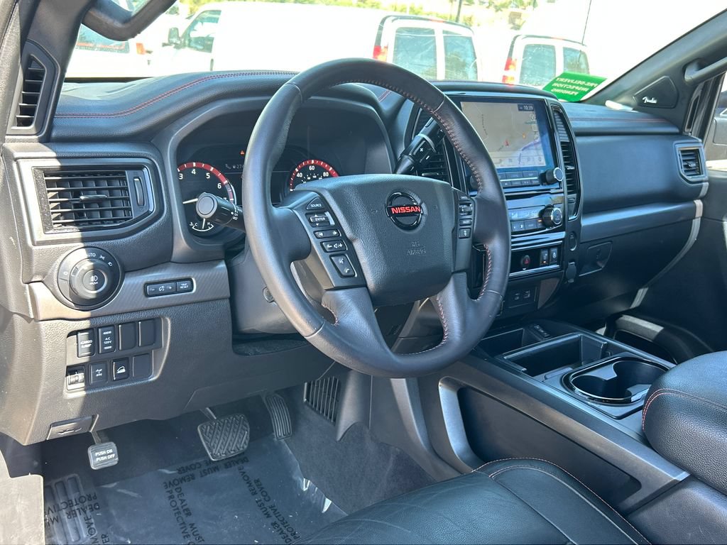 Used 2021 Nissan Titan PRO-4X w/ Pro-4x Convenience Package AWD/4WD image 7