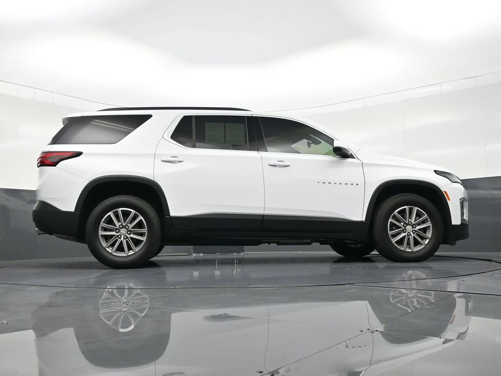 Used 2024 Chevrolet Traverse LT image 29