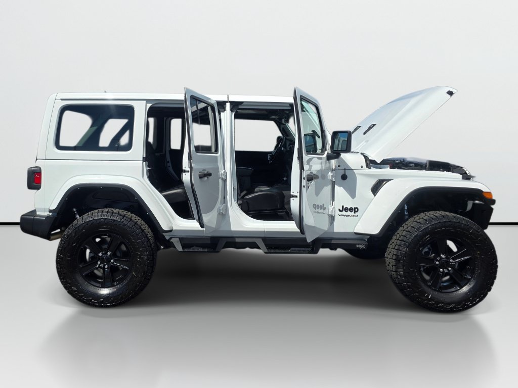Used 2022 Jeep Wrangler Unlimited Sahara AWD/4WD image 8