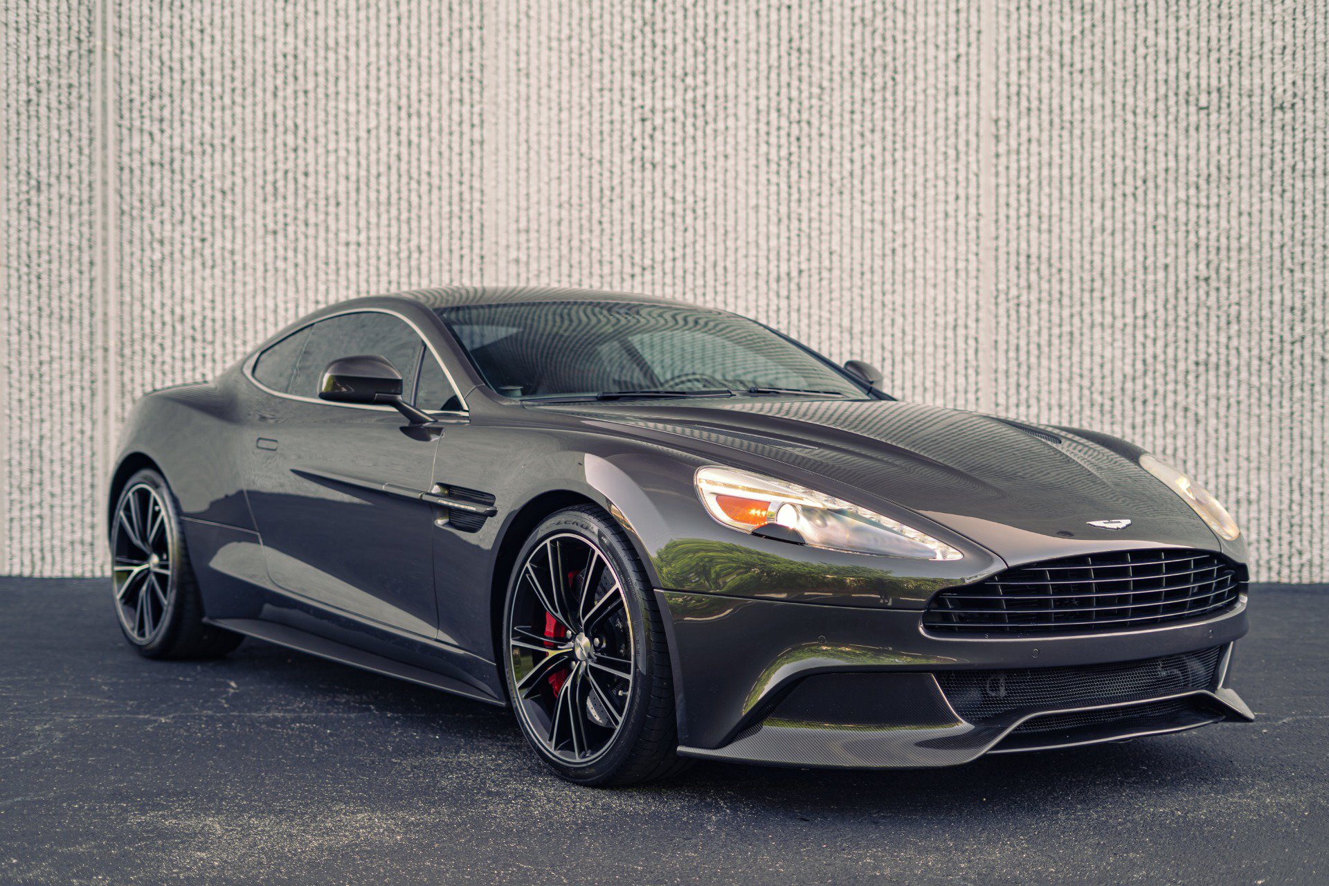 Used 2014 Aston Martin Vanquish Coupe RWD image 25