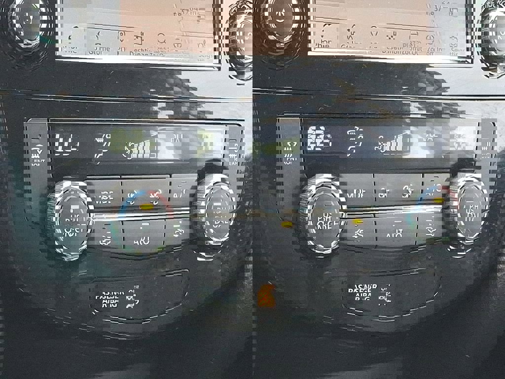 Used 2022 Nissan Rogue Sport SL w/ Premium Package image 17