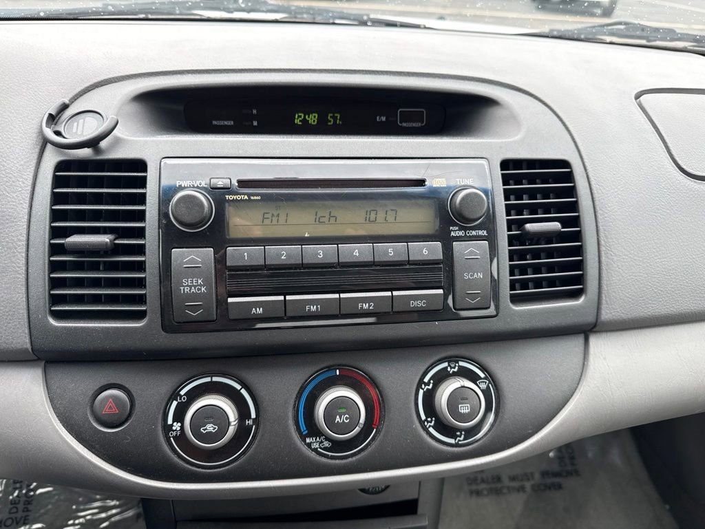 Used 2005 Toyota Camry LE FWD image 12