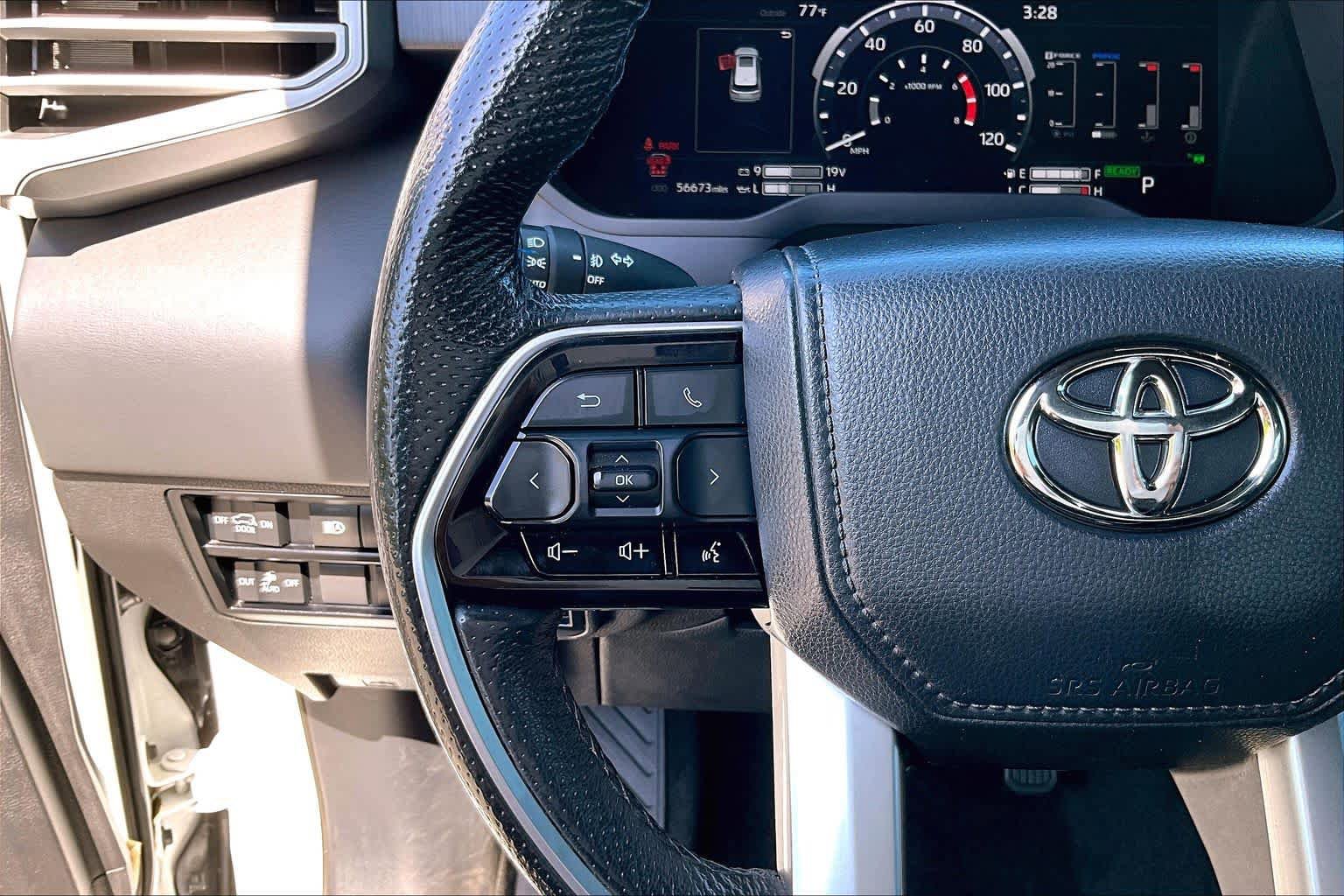 Used 2023 Toyota Sequoia Platinum AWD/4WD image 22