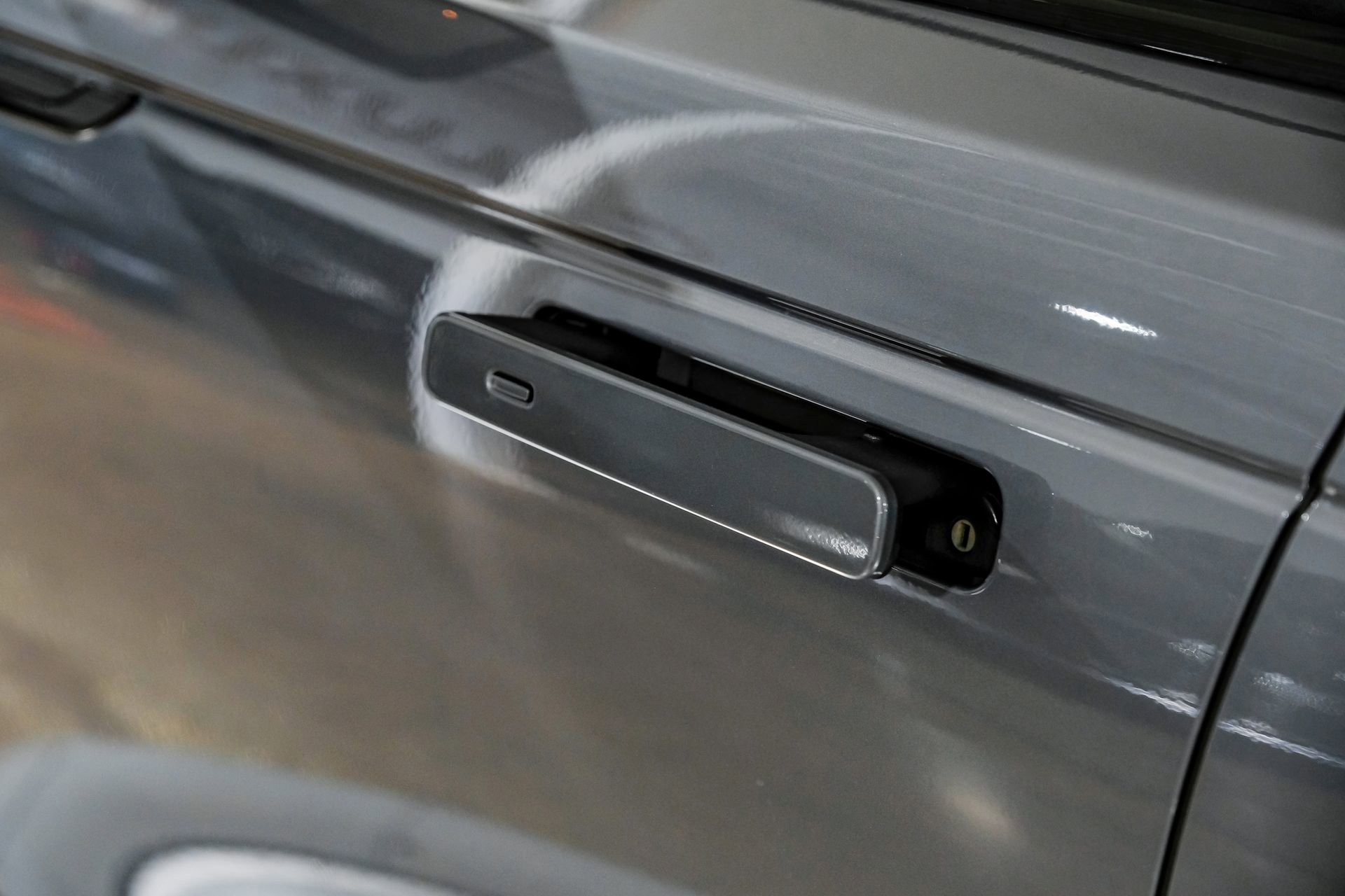 Used 2024 Land Rover Range Rover Velar Dynamic SE image 42