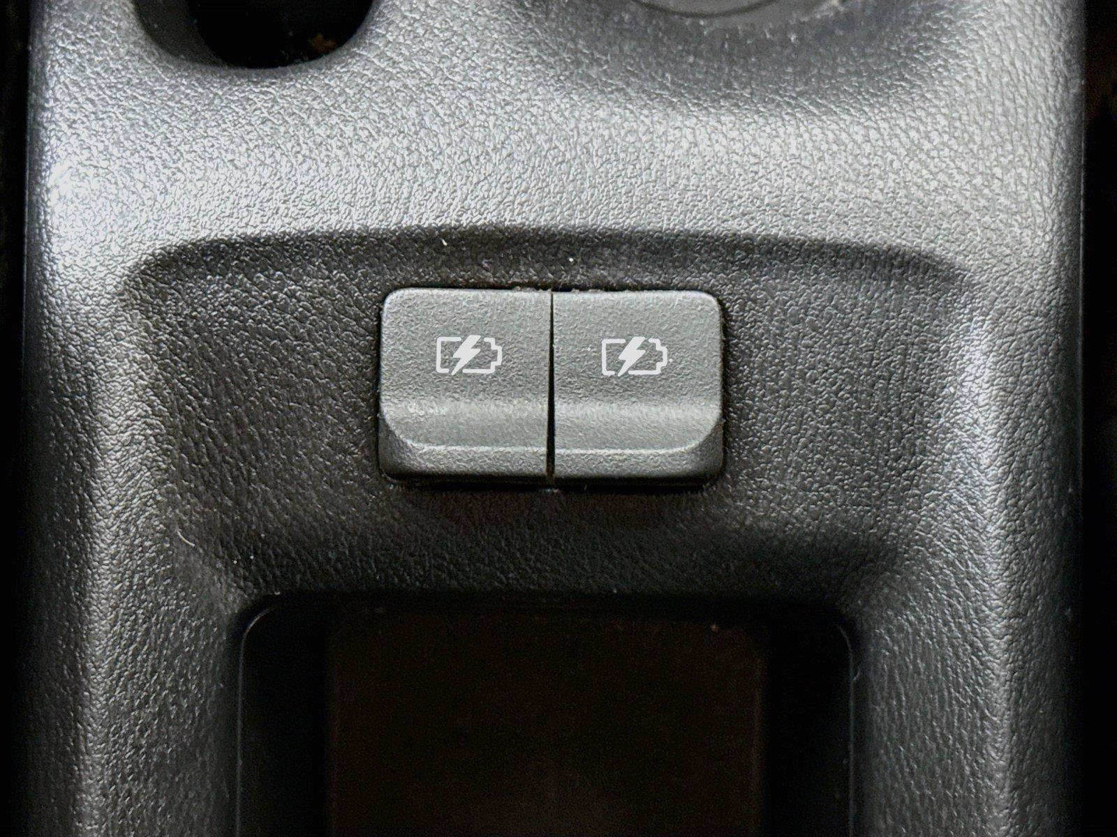 Used 2020 Nissan Versa S FWD image 30
