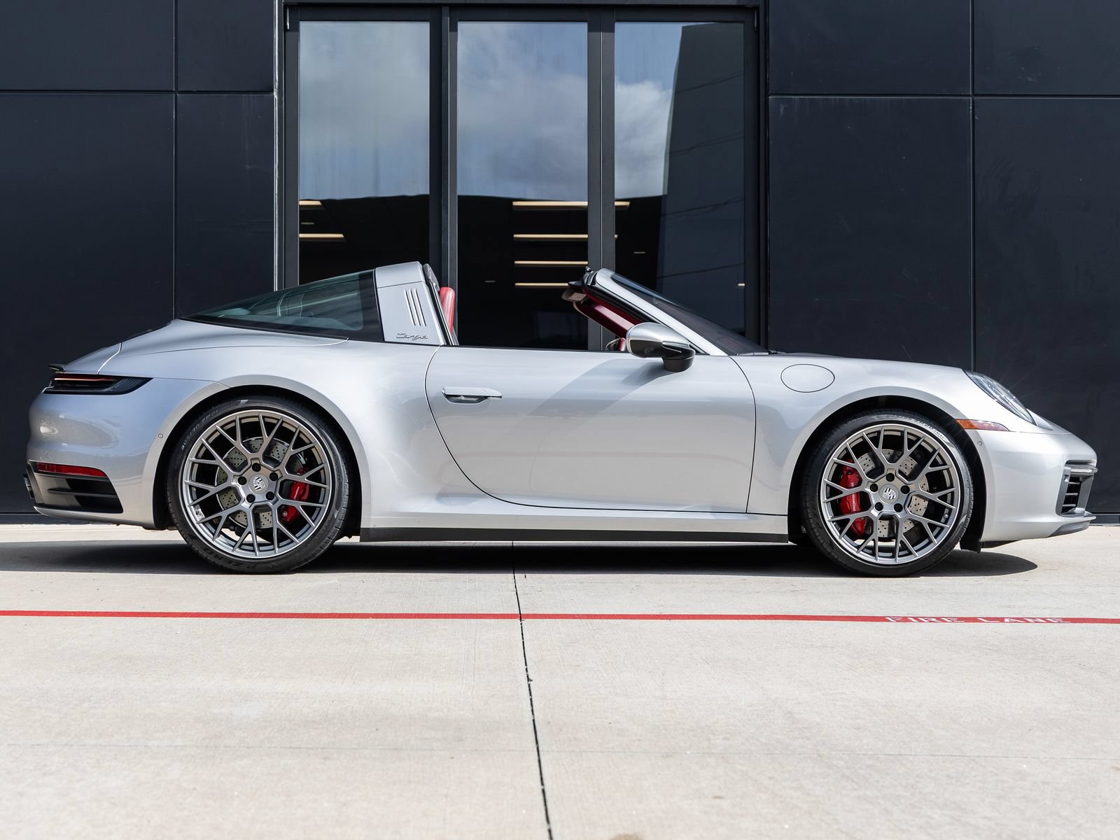 Certified 2022 Porsche 911 Targa 4S AWD/4WD image 12