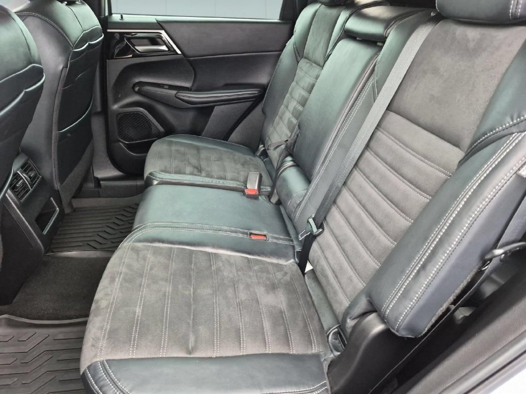 Used 2023 Mitsubishi Outlander SE AWD/4WD image 26