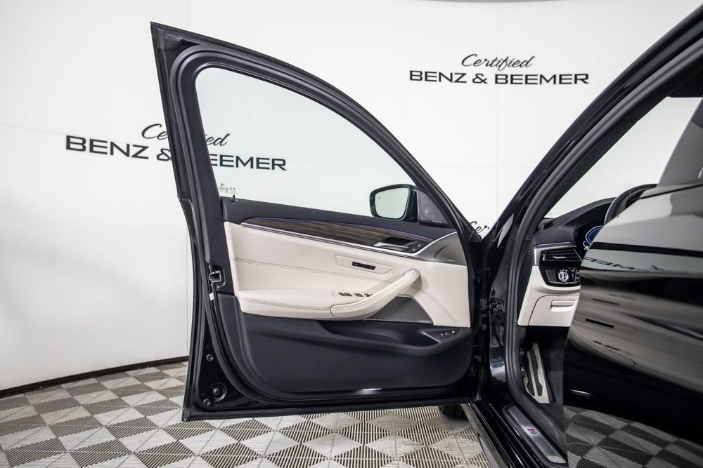 Used 2023 BMW 530e w/ M Sport Package RWD image 21