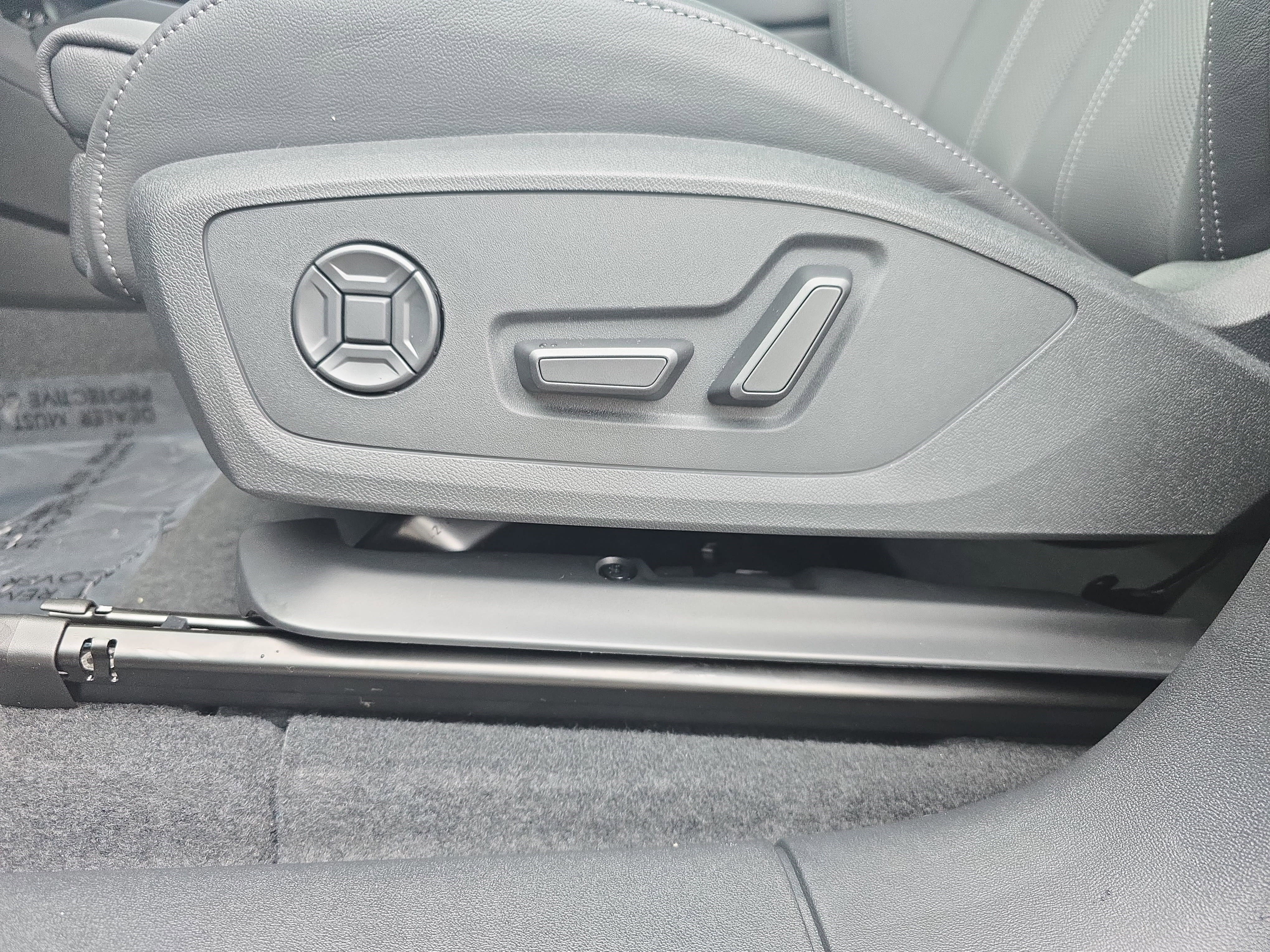 New 2025 Audi Q6 e-tron Premium Plus image 27