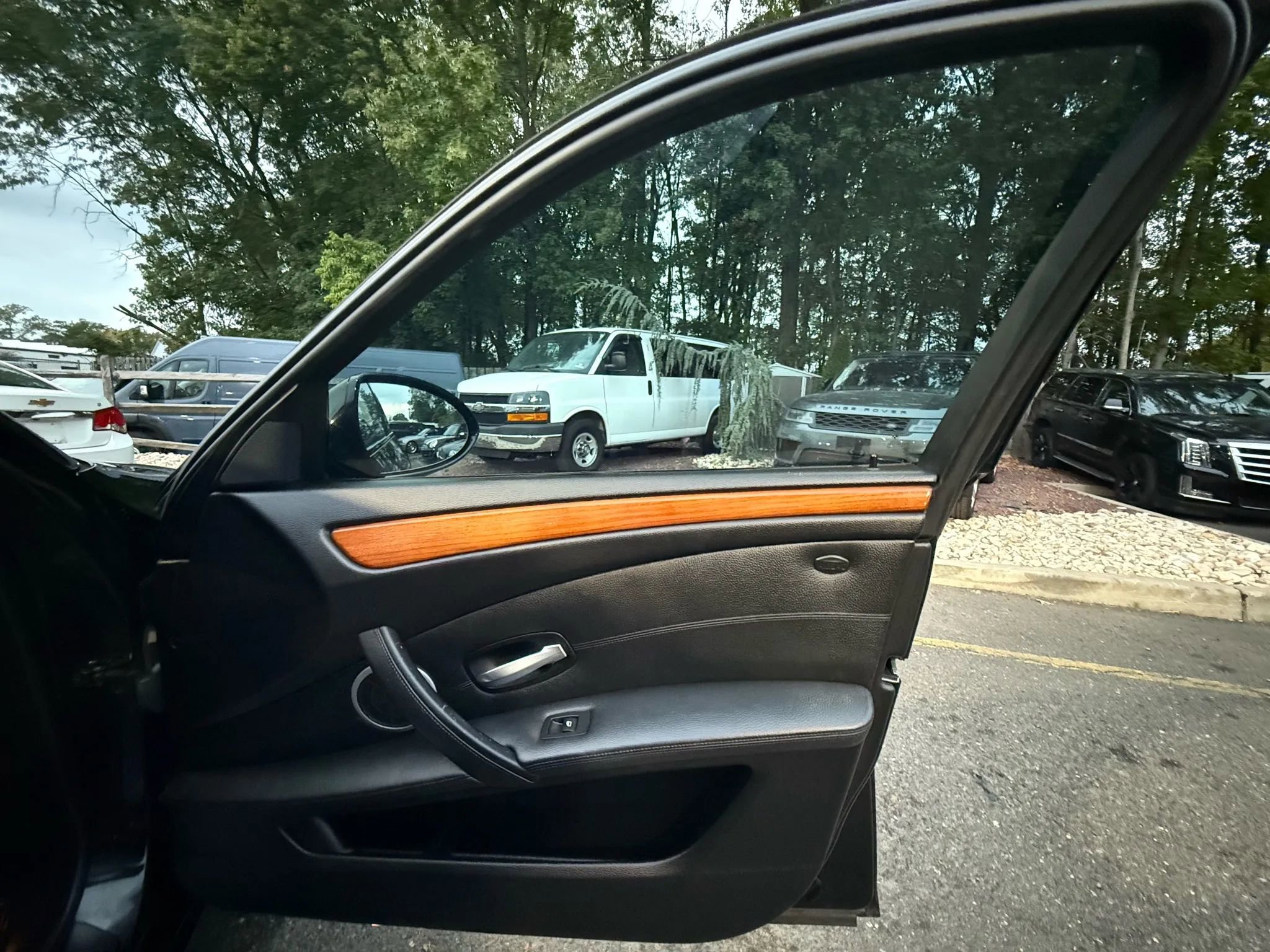 Used 2010 BMW M5 image 28