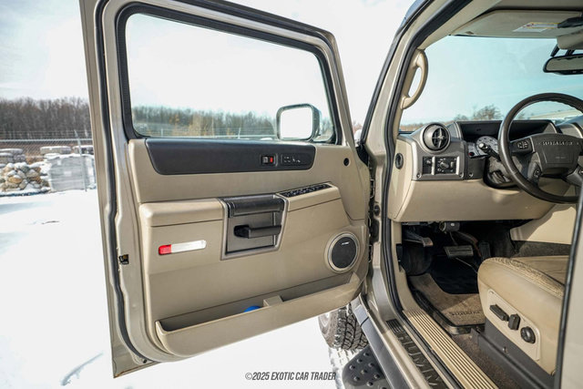 Used 2003 HUMMER H2 w/ Preferred Equipment Group image 46