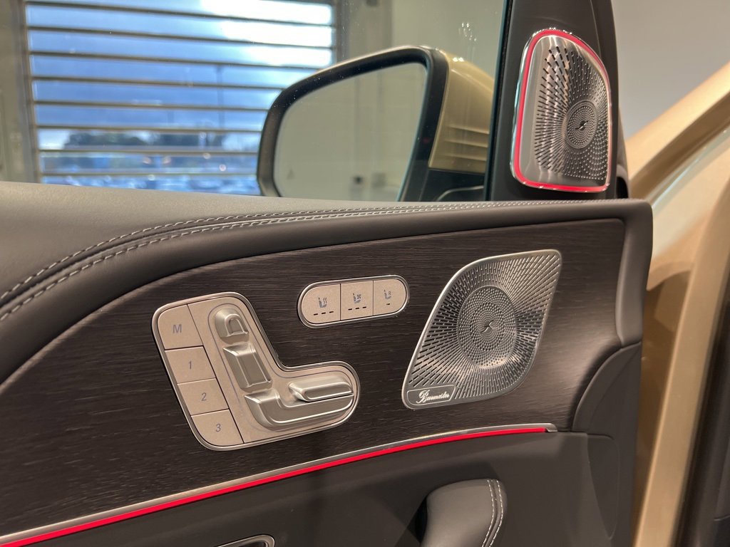 Used 2021 Mercedes-Benz Maybach GLS 600 4MATIC image 15