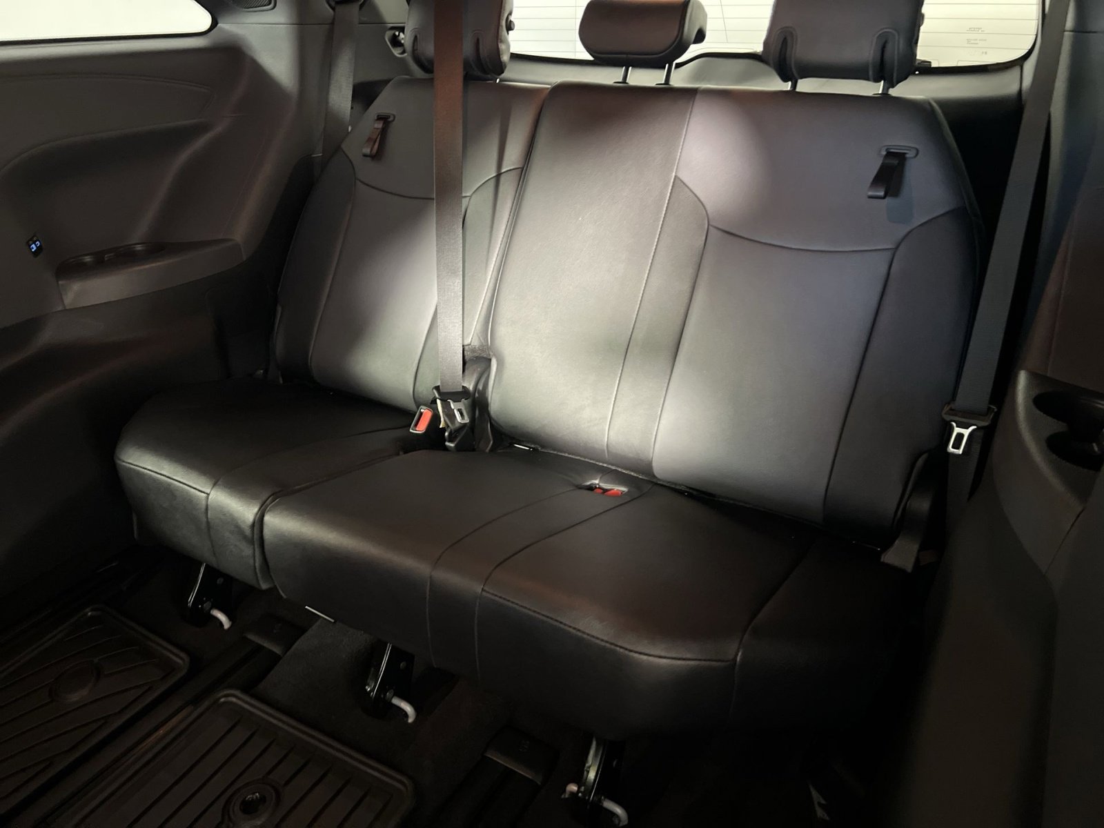 Used 2023 Toyota Sienna XLE Woodland Edition AWD/4WD image 27