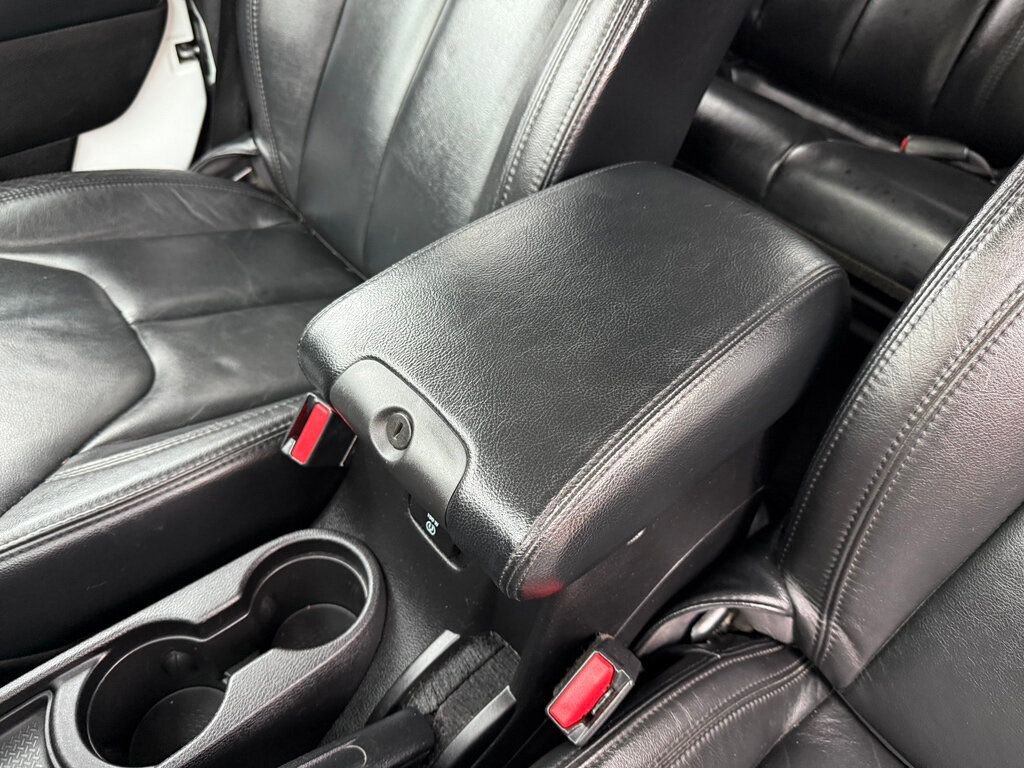 Used 2013 Jeep Wrangler Sahara image 27