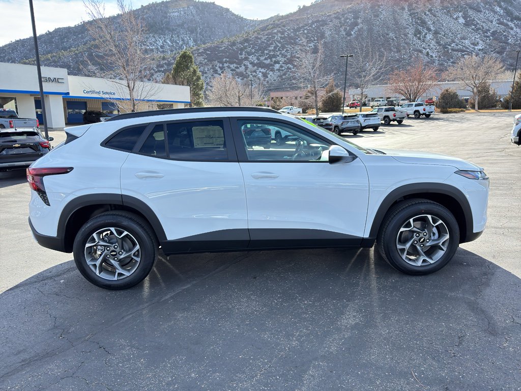 New 2026 Chevrolet Trax LT image 8