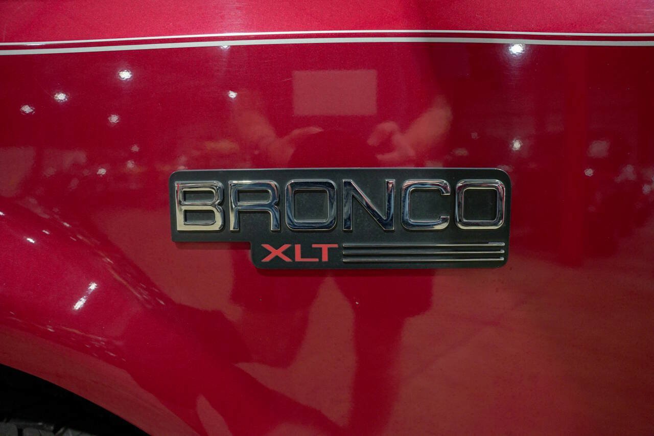Used 1995 Ford Bronco XLT AWD/4WD image 22