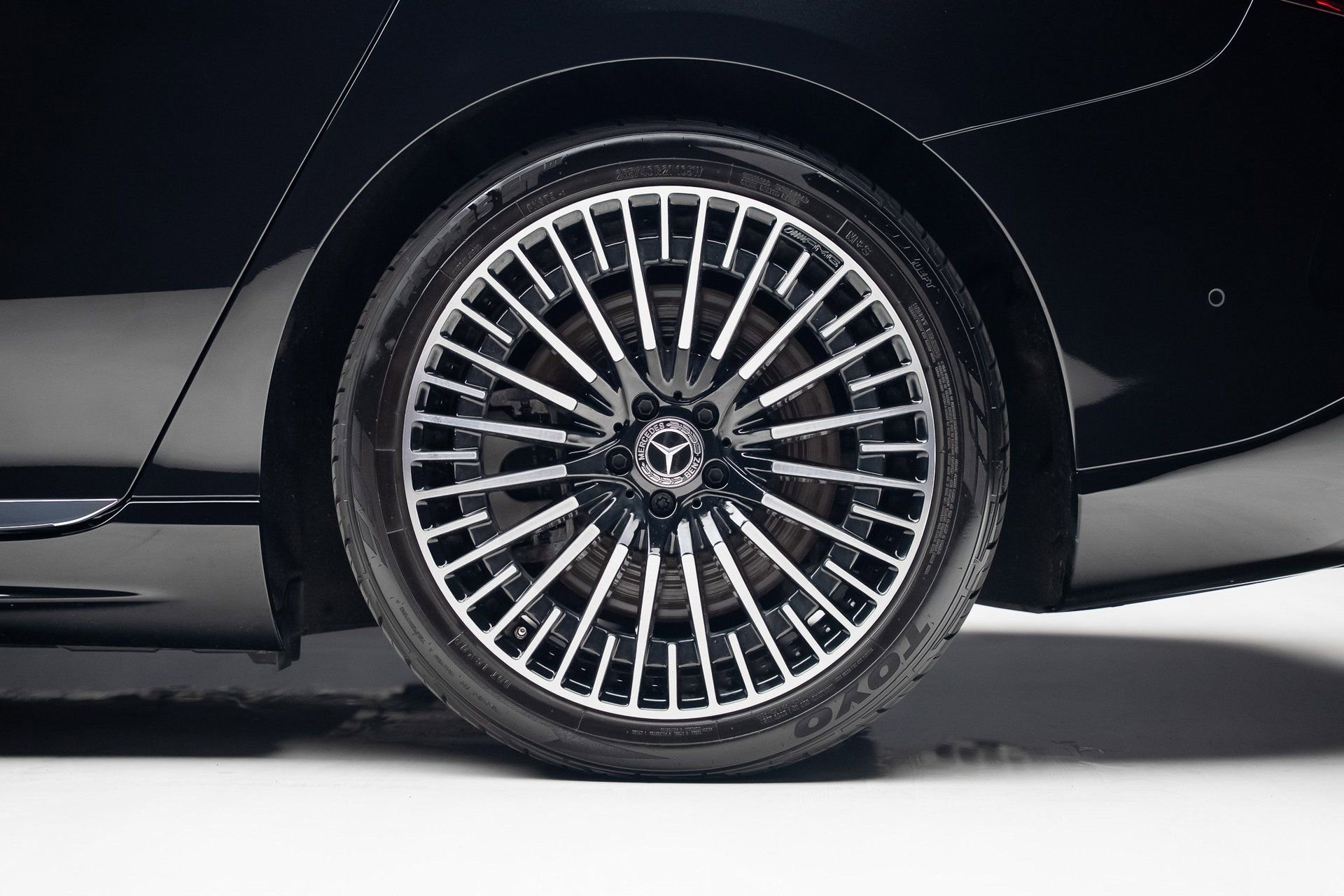 Used 2023 Mercedes-Benz EQS 450+ Sedan w/ AMG Line Exterior Package image 21