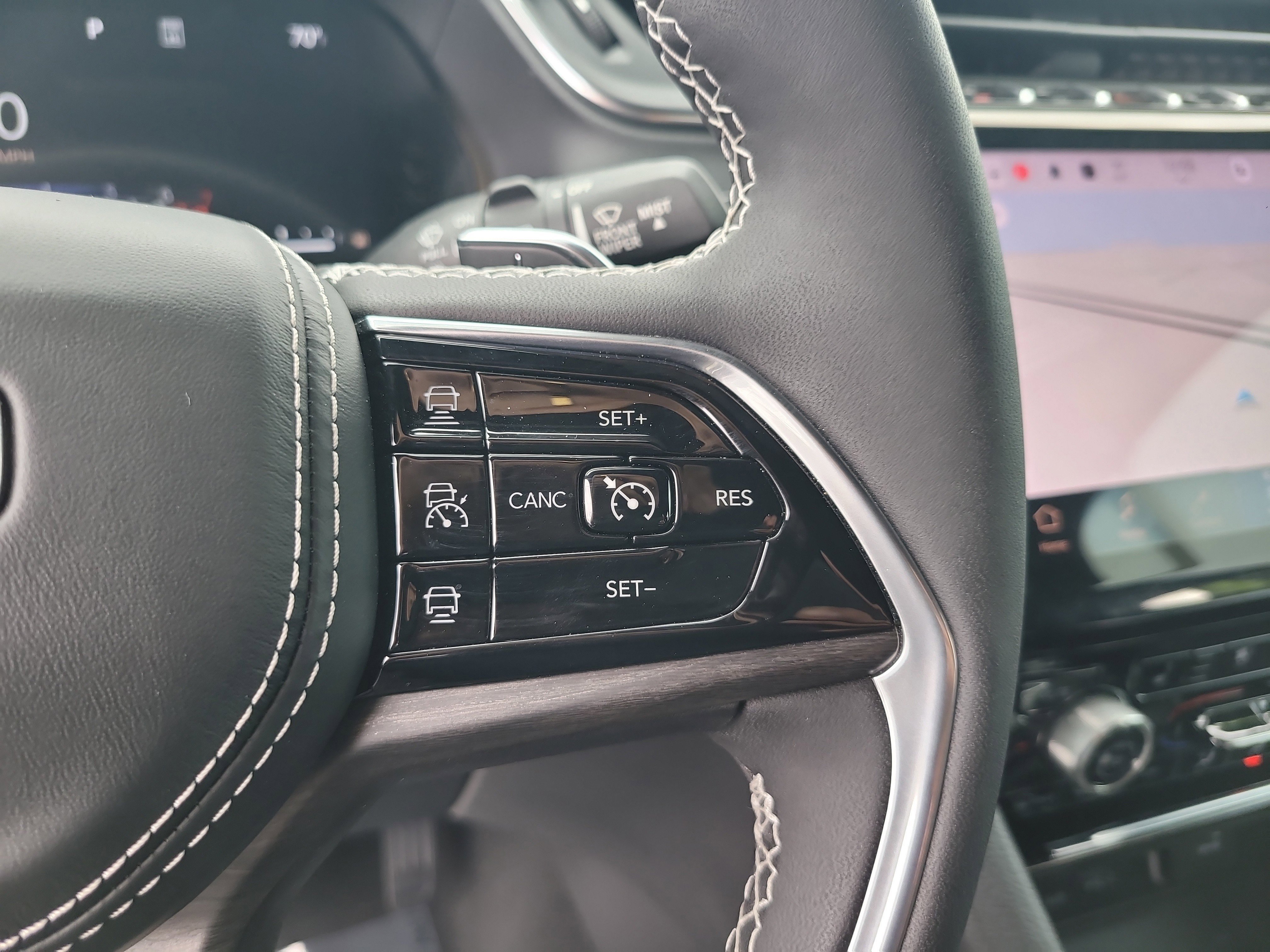 Used 2023 Jeep Grand Cherokee Overland w/ Luxury Tech Group IV image 29