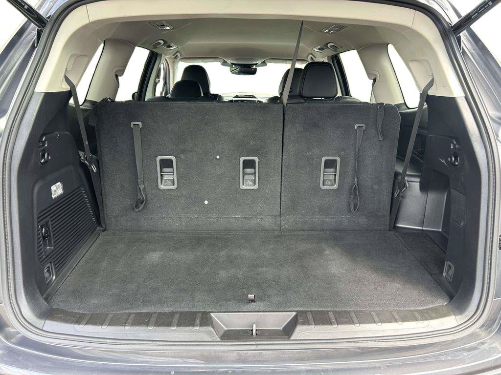 Used 2024 Subaru Ascent Limited AWD/4WD image 9