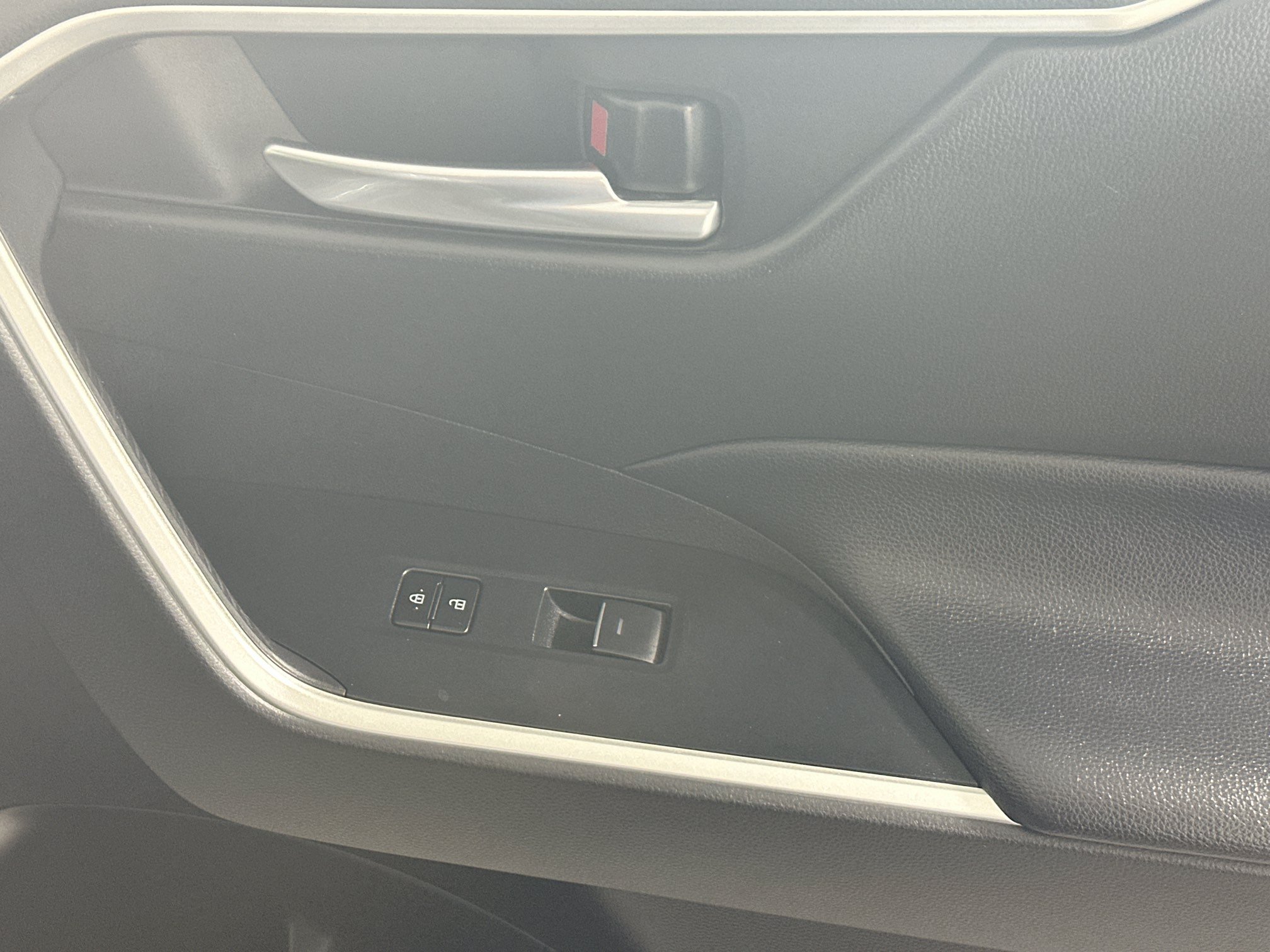 Used 2024 Toyota RAV4 XLE FWD image 29