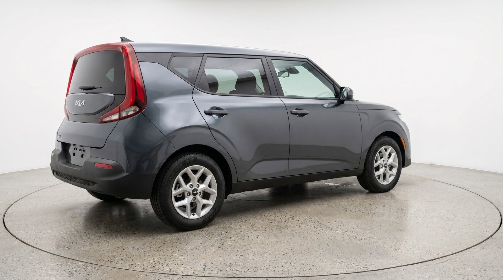 Used 2025 Kia Soul LX w/ LX Technology Package FWD image 9