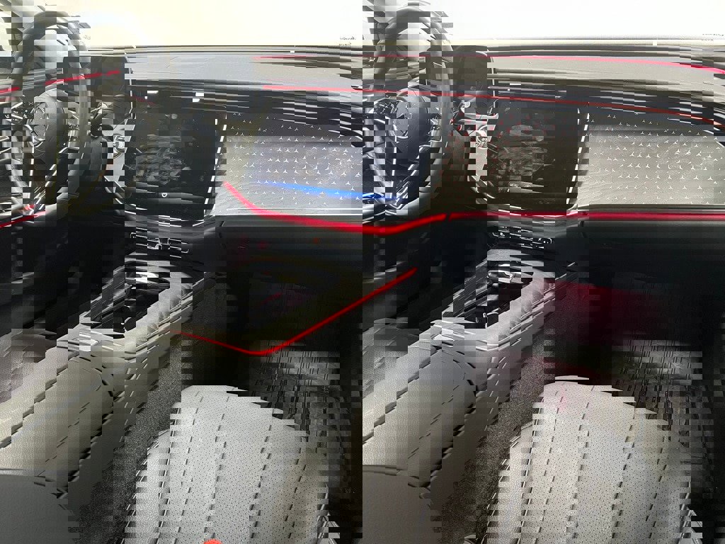 Used 2025 Mercedes-Benz E 350 4MATIC Sedan image 28