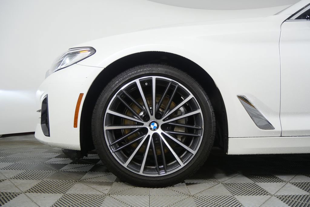 Certified 2023 BMW 530i w/ Premium Package image 7