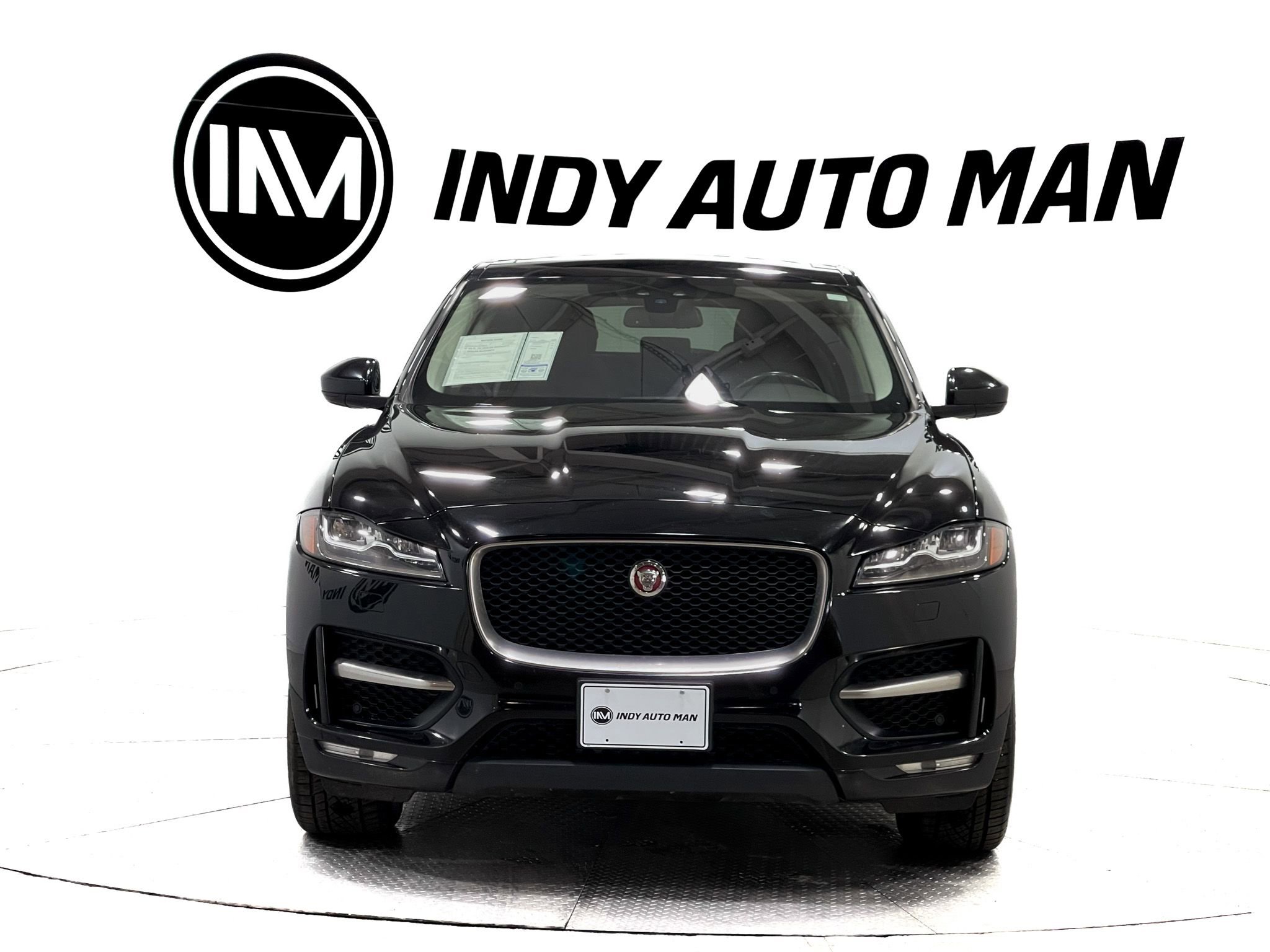 Used 2017 Jaguar F-PACE R-Sport image 9