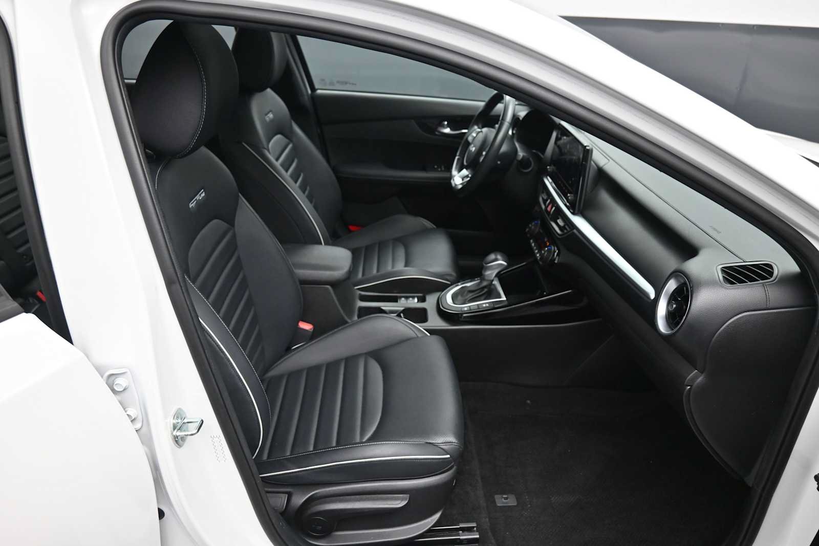 Used 2023 Kia Forte GT-Line w/ GT-Line Premium Package FWD image 23
