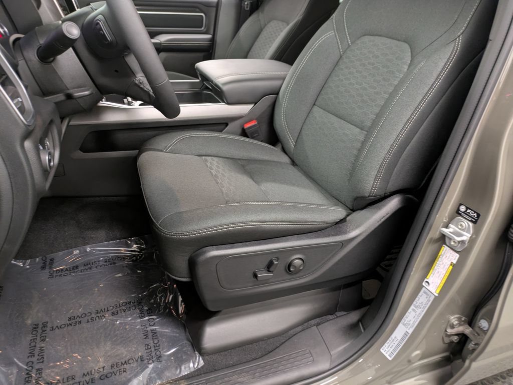 Used 2026 RAM 1500 Big Horn AWD/4WD image 11