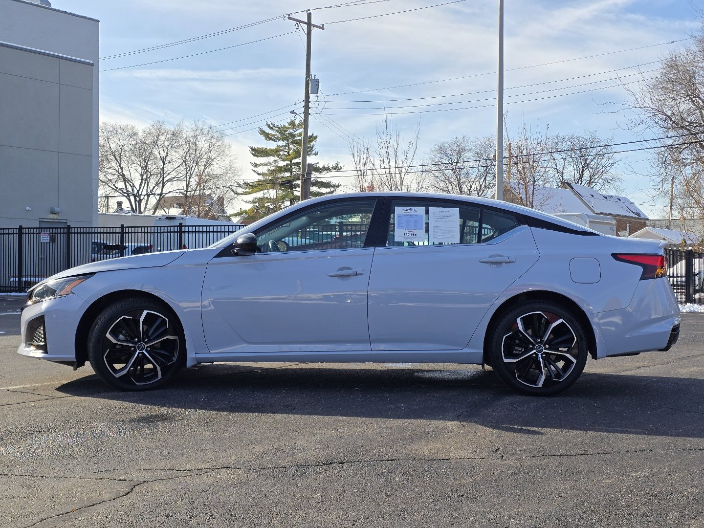 Used 2023 Nissan Altima 2.5 SR w/ SR Premium Package image 23