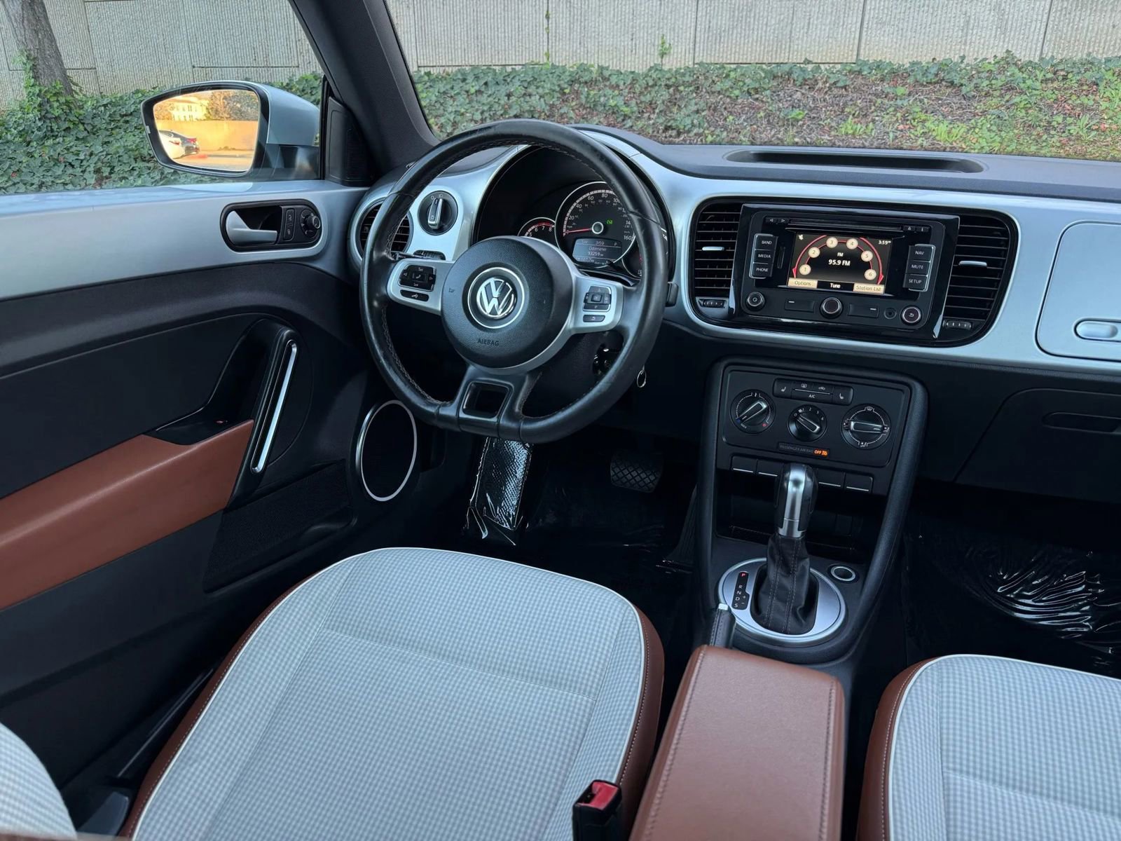 Used 2015 Volkswagen Beetle 1.8T Classic image 20