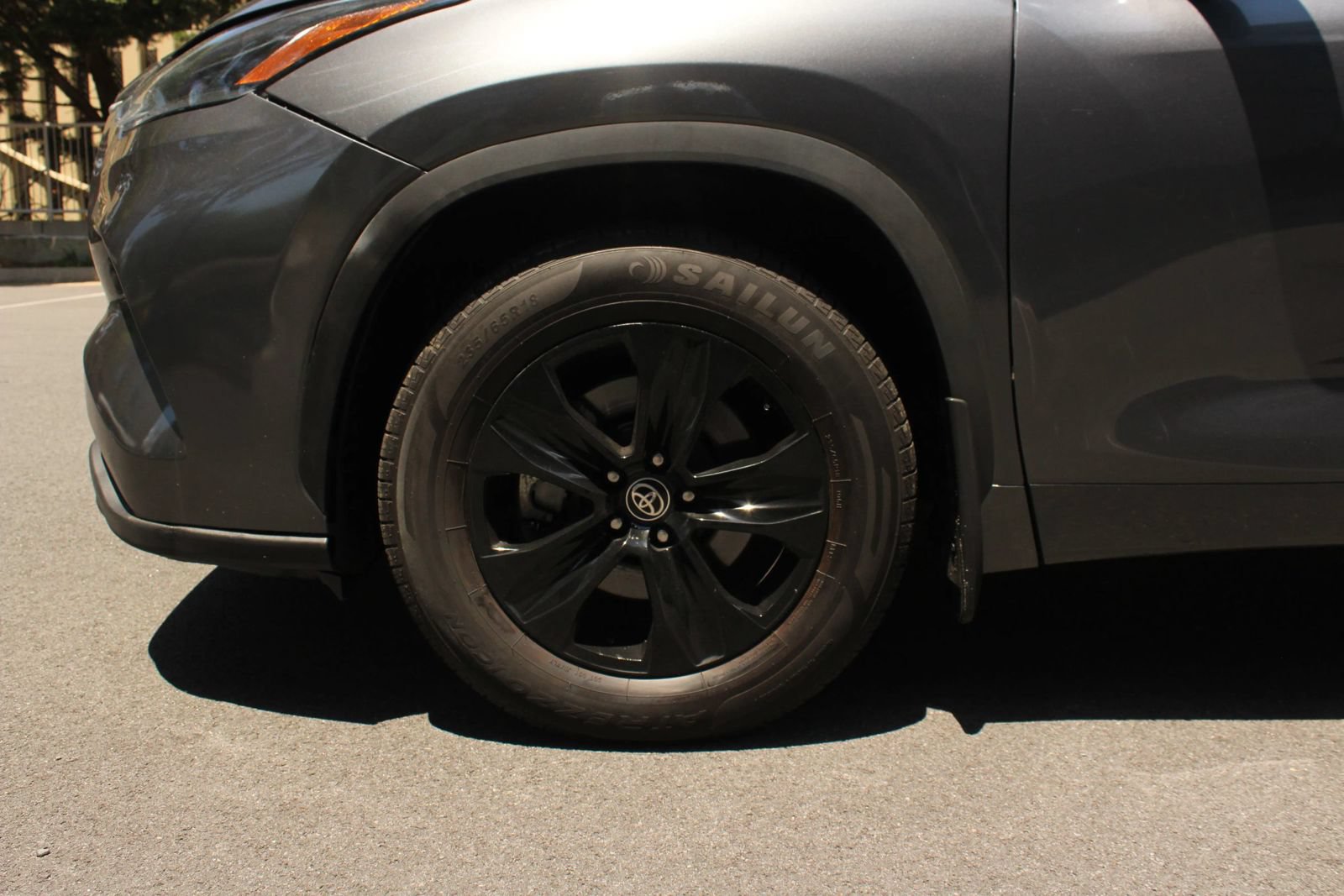 Used 2021 Toyota Highlander XLE AWD/4WD image 11