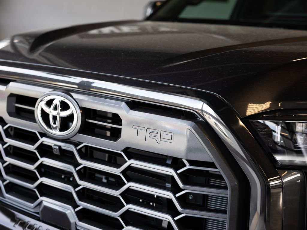 Used 2026 Toyota Tundra Platinum w/ TRD Off-Road Package AWD/4WD image 6