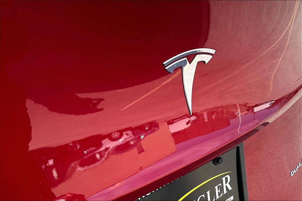 Used 2022 Tesla Model Y Long Range image 31