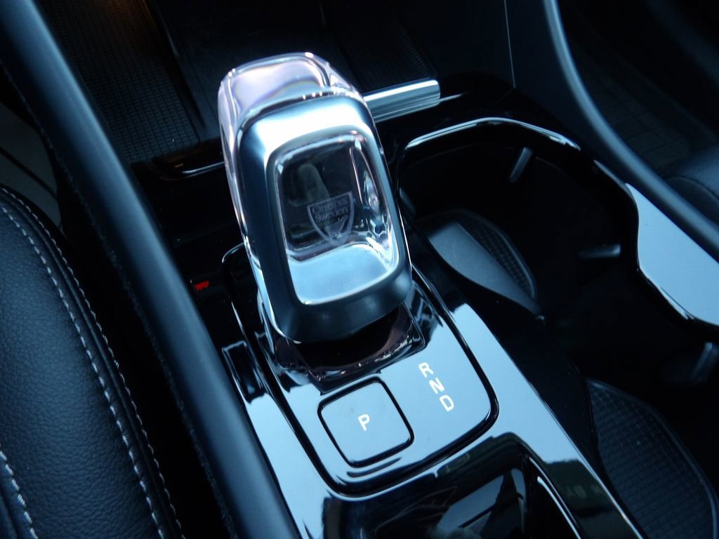 Certified 2024 Volvo XC40 B5 Plus w/ Protection Package Premier image 26