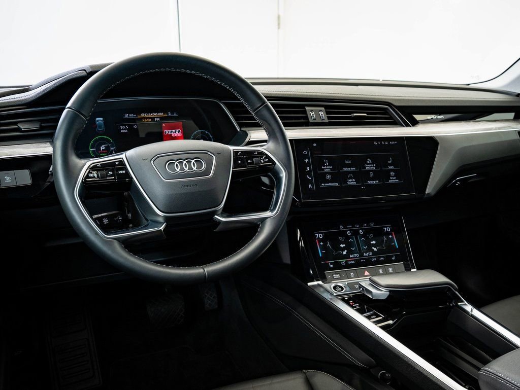 Used 2022 Audi e-tron Premium w/ Convenience Plus Package image 4