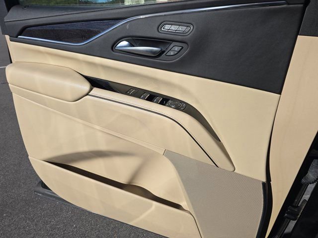 Used 2021 Cadillac Escalade Premium Luxury image 27