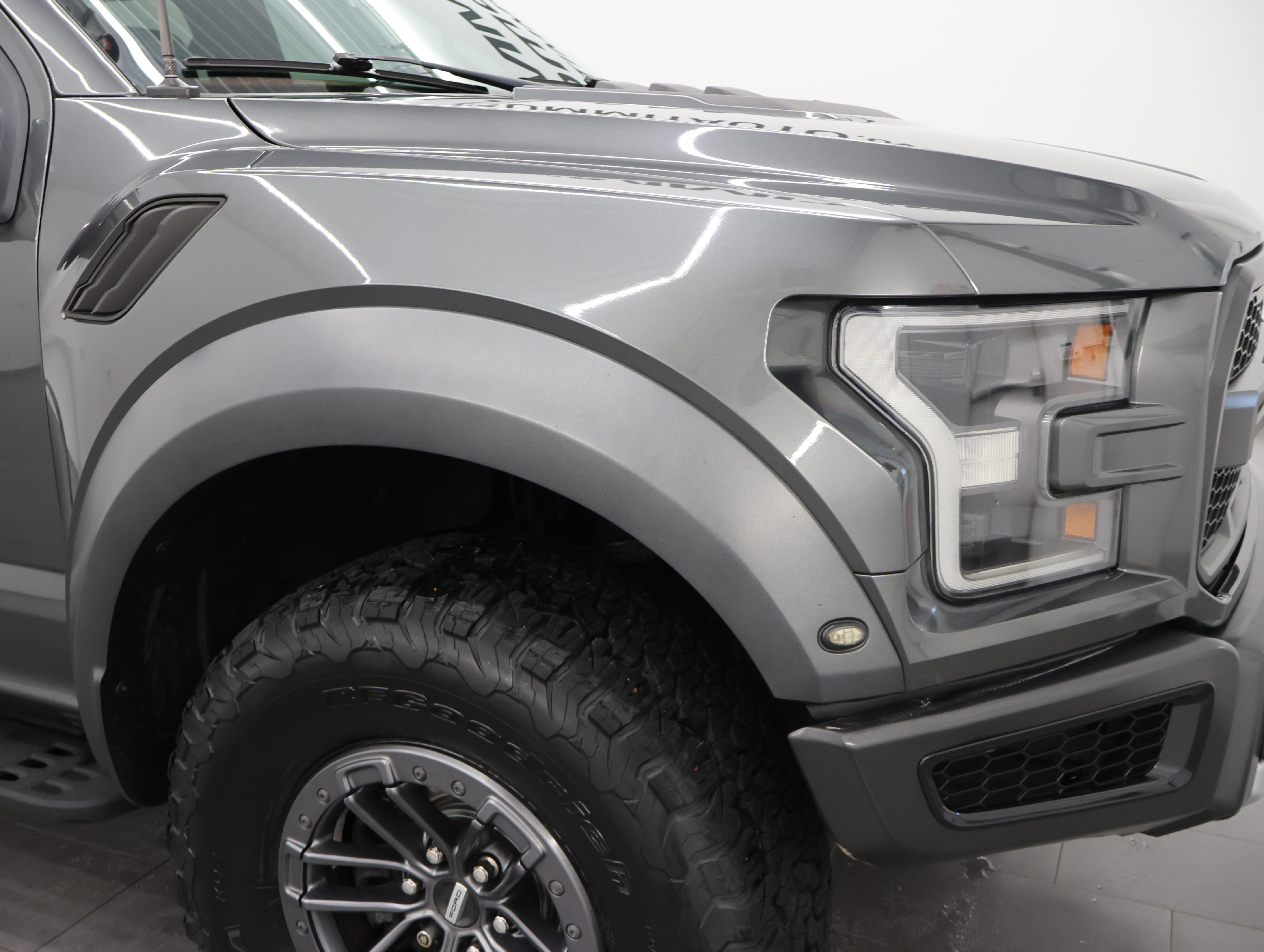 Used 2019 Ford F150 Raptor w/ Equipment Group 802A Luxury AWD/4WD image 25