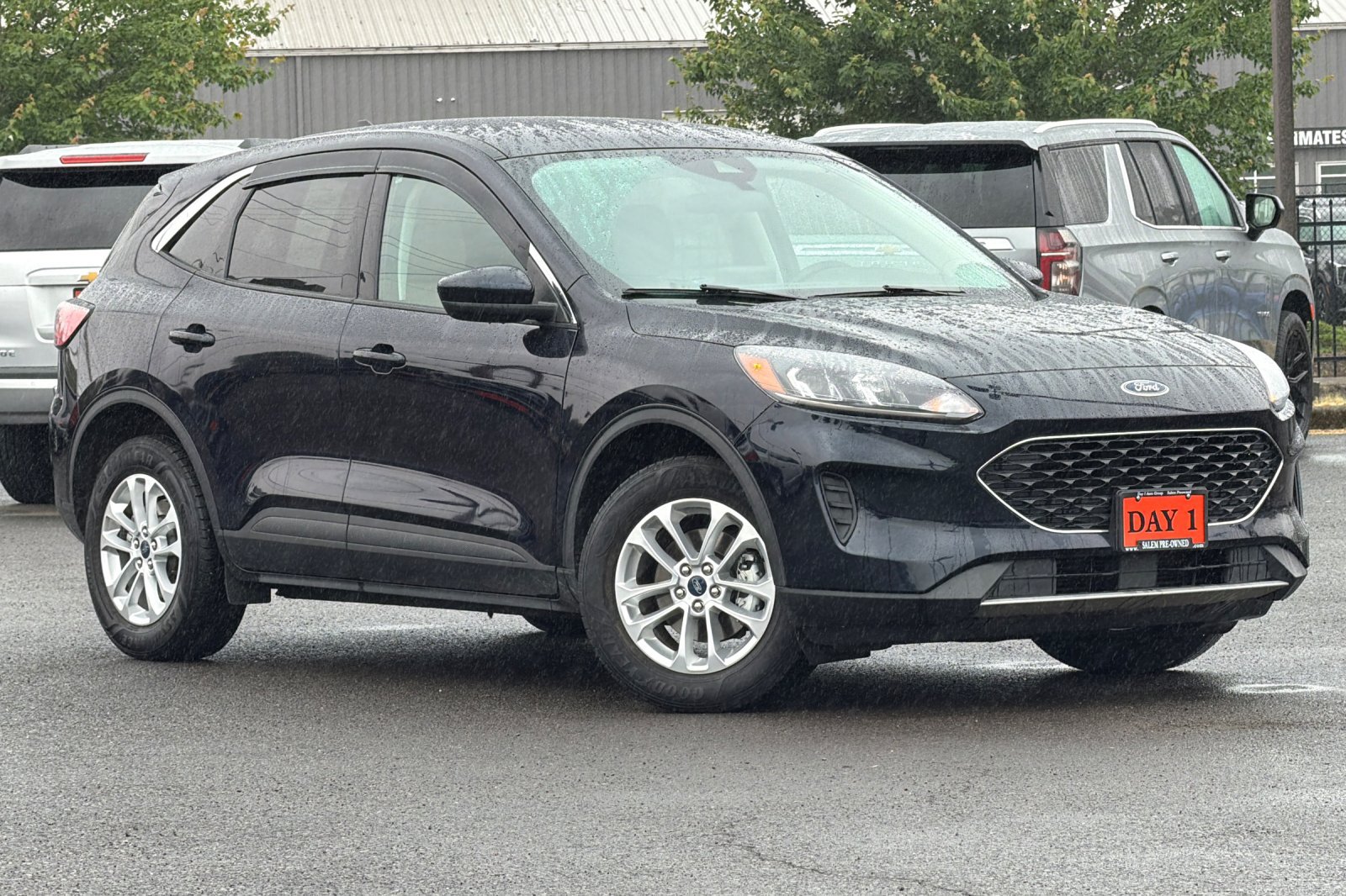 Used 2021 Ford Escape SE AWD/4WD image 2