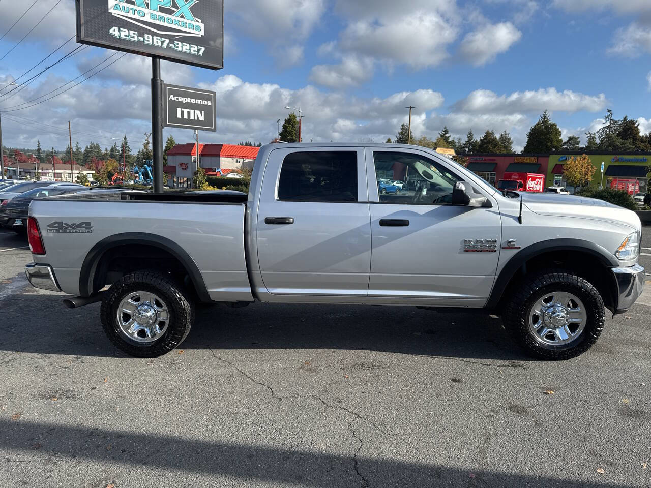Used 2018 RAM 2500 Tradesman w/ Chrome Appearance Group image 7