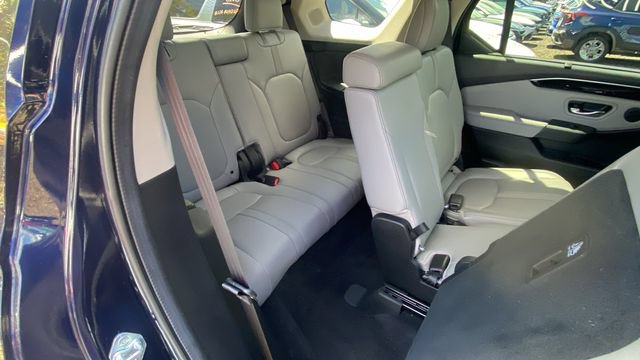 Used 2024 Honda Pilot Touring image 12