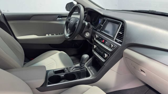 Used 2018 Hyundai Sonata SE FWD image 12