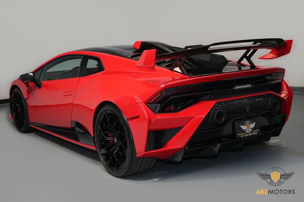 Used 2023 Lamborghini Huracan STO image 7