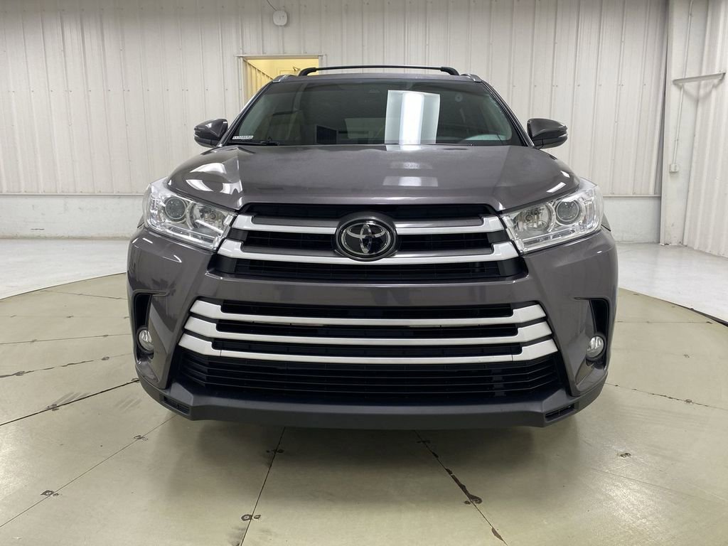 Used 2019 Toyota Highlander XLE FWD image 10
