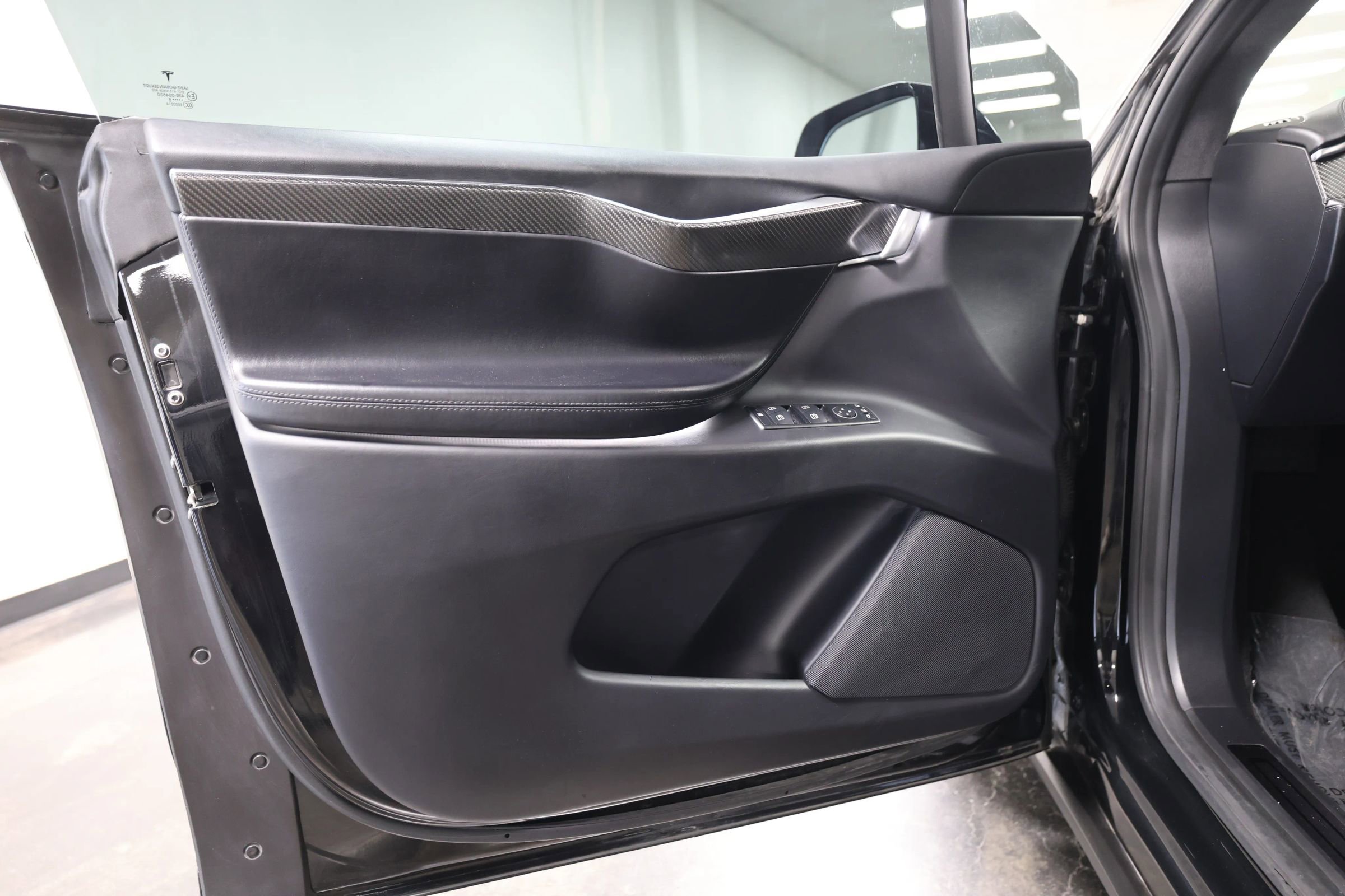 Used 2018 Tesla Model X 75D image 22