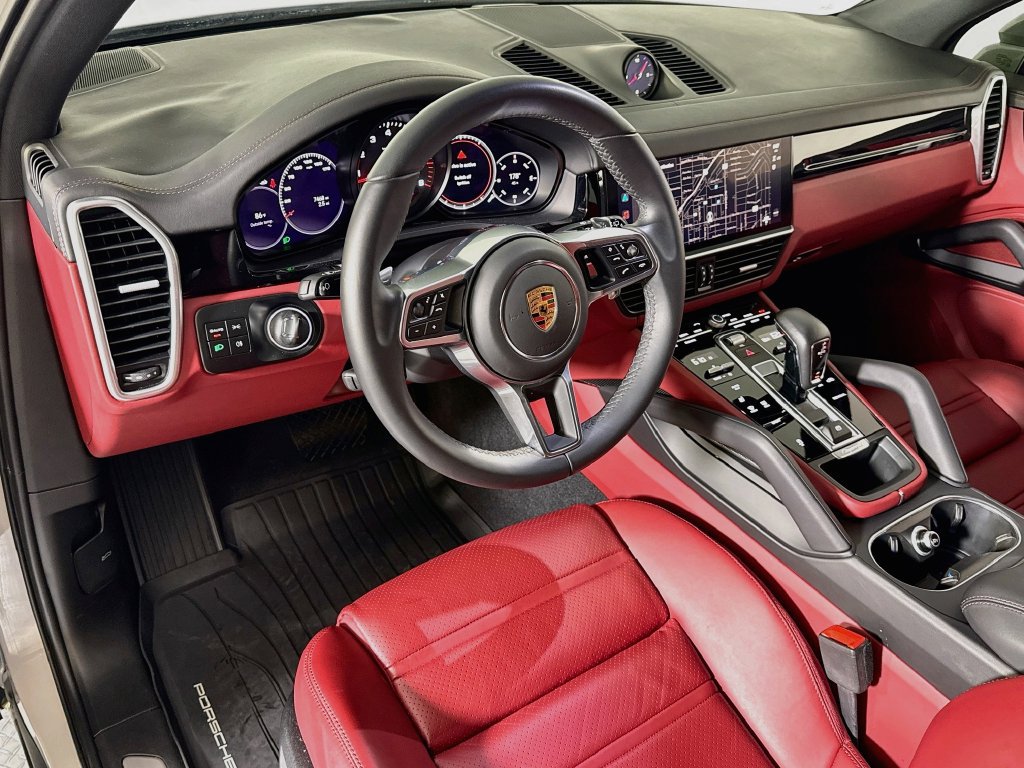 Certified 2023 Porsche Cayenne AWD/4WD image 4