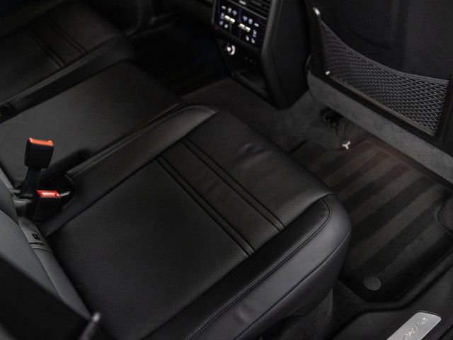 Certified 2025 Porsche Cayenne Coupe image 41