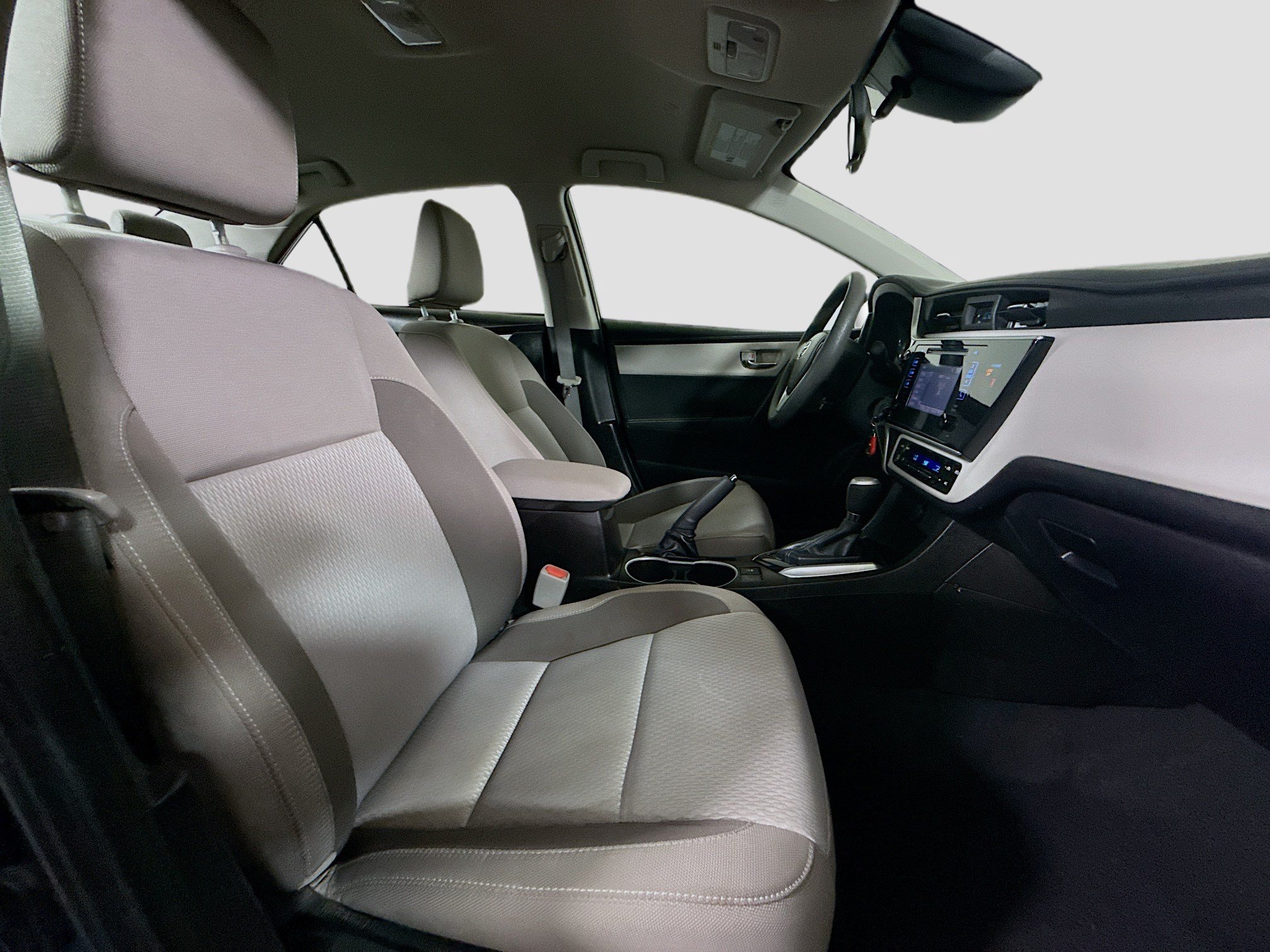 Used 2019 Toyota Corolla LE FWD image 28