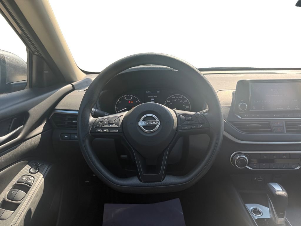 Used 2023 Nissan Altima 2.5 S FWD image 12